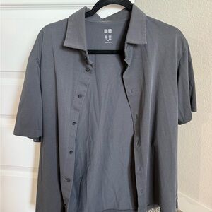 Uniqlo Gray Casual Button Down Shirt